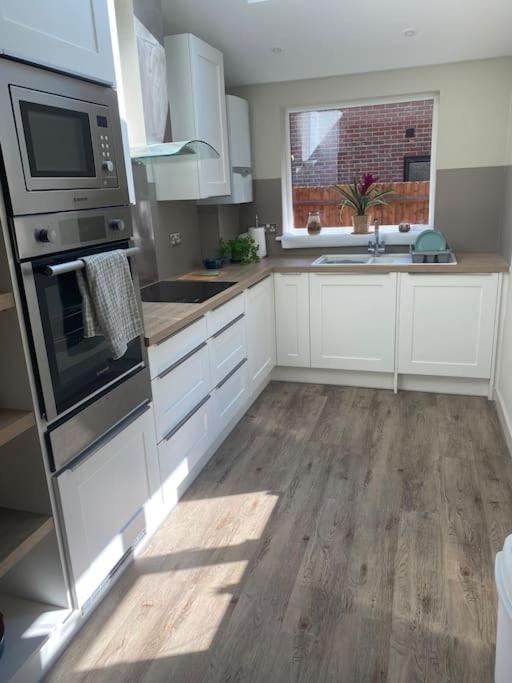 Beautiful 3 Bed Home In The Heart Of New Forest Hordle Dış mekan fotoğraf